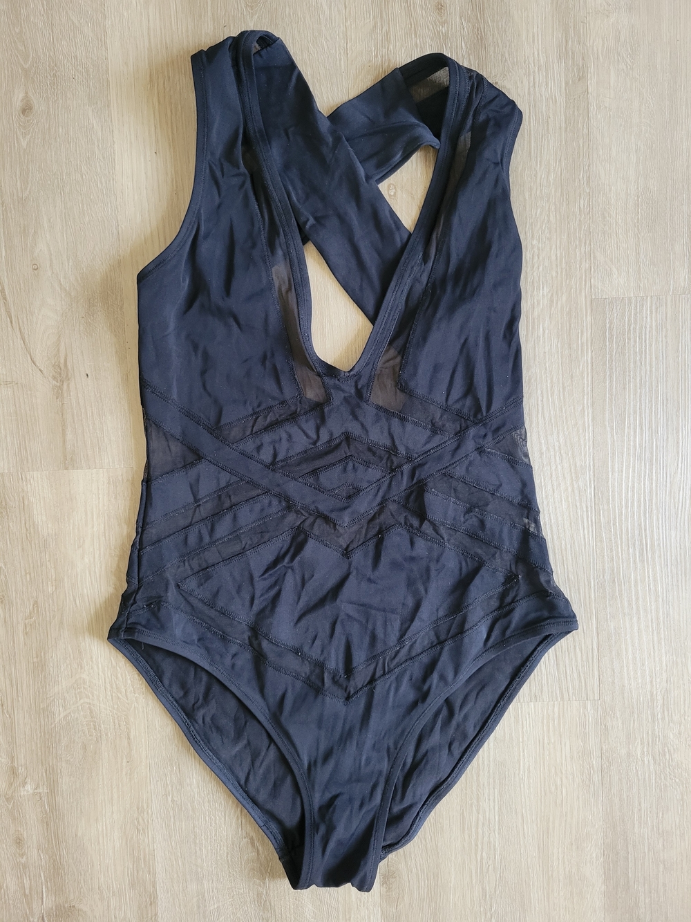 Oye Bane mesh cutout swimsuit - Picture 5 of 6